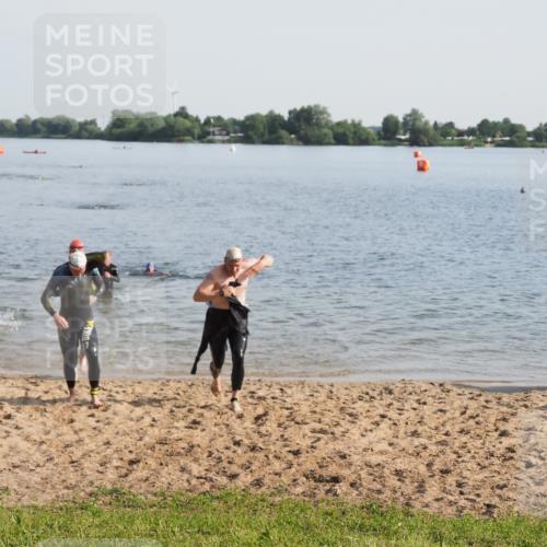 21.06.2025 - 27. Vierlanden-Triathlon MichiJ http://msf.ph/oto/7977640 15.06.2026 08:45:50 Schwimmen 13, 106, 125, 142, 150 meine-sportfotos.de