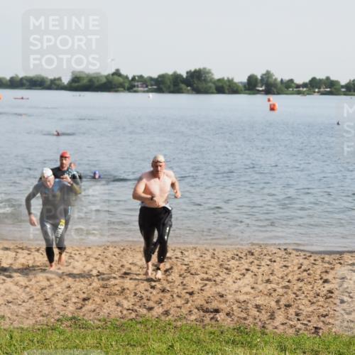 21.06.2025 - 27. Vierlanden-Triathlon MichiJ http://msf.ph/oto/7977646 15.06.2026 08:45:51 Schwimmen 13, 106, 125, 142, 150 meine-sportfotos.de