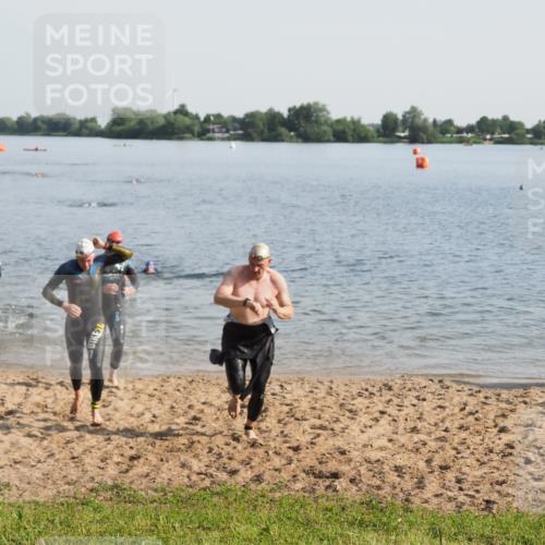 21.06.2025 - 27. Vierlanden-Triathlon MichiJ http://msf.ph/oto/7977653 15.06.2026 08:45:51 Schwimmen 13, 106, 125, 142, 150 meine-sportfotos.de