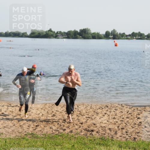 21.06.2025 - 27. Vierlanden-Triathlon MichiJ http://msf.ph/oto/7977656 15.06.2026 08:45:51 Schwimmen 13, 106, 125, 142, 150 meine-sportfotos.de