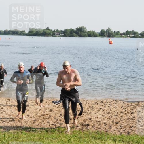 21.06.2025 - 27. Vierlanden-Triathlon MichiJ http://msf.ph/oto/7977666 15.06.2026 08:45:52 Schwimmen 13, 106, 125, 142, 150 meine-sportfotos.de