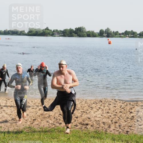 21.06.2025 - 27. Vierlanden-Triathlon MichiJ http://msf.ph/oto/7977672 15.06.2026 08:45:52 Schwimmen 13, 106, 125, 142, 150 meine-sportfotos.de