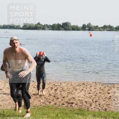 21.06.2025 - 27. Vierlanden-Triathlon MichiJ http://msf.ph/oto/7977686 15.06.2026 08:45:53 Schwimmen 13, 106, 125, 142, 150 meine-sportfotos.de