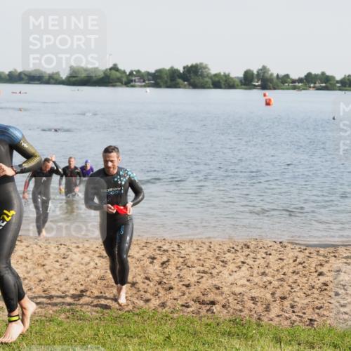 21.06.2025 - 27. Vierlanden-Triathlon MichiJ http://msf.ph/oto/7977693 15.06.2026 08:45:54 Schwimmen 13, 106, 142, 150, 152 meine-sportfotos.de