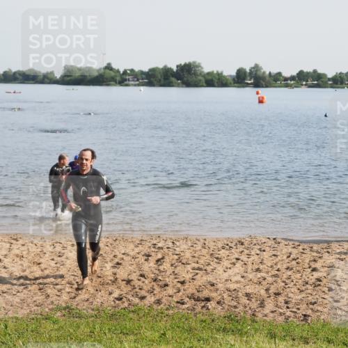 21.06.2025 - 27. Vierlanden-Triathlon MichiJ http://msf.ph/oto/7977731 15.06.2026 08:45:57 Schwimmen 13, 106, 134, 142, 150, 152 meine-sportfotos.de