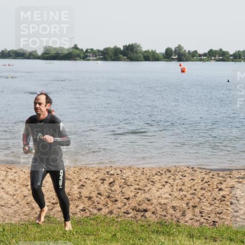 21.06.2025 - 27. Vierlanden-Triathlon MichiJ http://msf.ph/oto/7977749 15.06.2026 08:45:58 Schwimmen 13, 106, 134, 142, 150, 152 meine-sportfotos.de