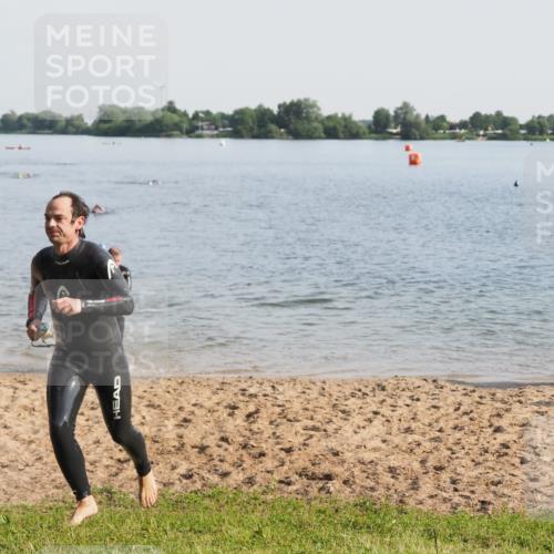 21.06.2025 - 27. Vierlanden-Triathlon MichiJ http://msf.ph/oto/7977754 15.06.2026 08:45:58 Schwimmen 13, 106, 134, 142, 150, 152 meine-sportfotos.de