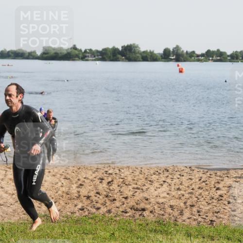 21.06.2025 - 27. Vierlanden-Triathlon MichiJ http://msf.ph/oto/7977757 15.06.2026 08:45:58 Schwimmen 13, 106, 134, 142, 150, 152 meine-sportfotos.de