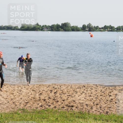 21.06.2025 - 27. Vierlanden-Triathlon MichiJ http://msf.ph/oto/7977769 15.06.2026 08:45:59 Schwimmen 13, 106, 134, 142, 150, 152, 194 meine-sportfotos.de
