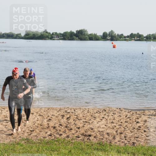 21.06.2025 - 27. Vierlanden-Triathlon MichiJ http://msf.ph/oto/7977797 15.06.2026 08:46:01 Schwimmen 13, 106, 134, 142, 152, 194 meine-sportfotos.de