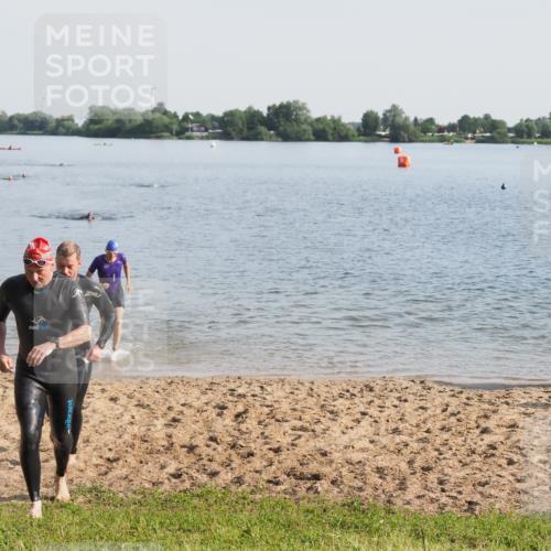 21.06.2025 - 27. Vierlanden-Triathlon MichiJ http://msf.ph/oto/7977806 15.06.2026 08:46:02 Schwimmen 106, 134, 142, 152, 194 meine-sportfotos.de