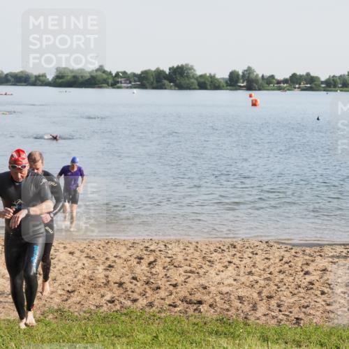 21.06.2025 - 27. Vierlanden-Triathlon MichiJ http://msf.ph/oto/7977811 15.06.2026 08:46:02 Schwimmen 106, 134, 142, 152, 194 meine-sportfotos.de