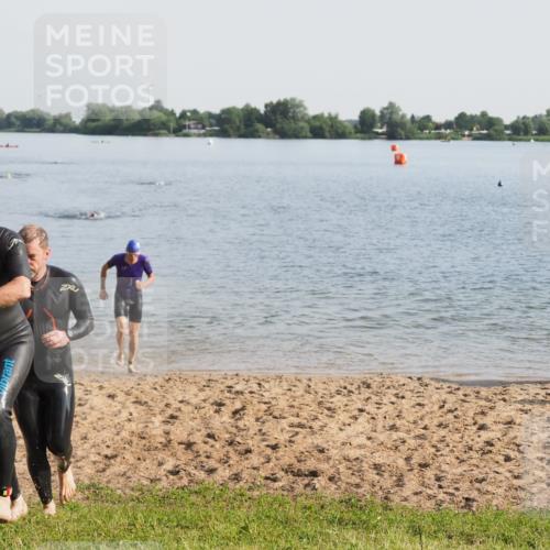 21.06.2025 - 27. Vierlanden-Triathlon MichiJ http://msf.ph/oto/7977819 15.06.2026 08:46:03 Schwimmen 134, 142, 152, 194 meine-sportfotos.de