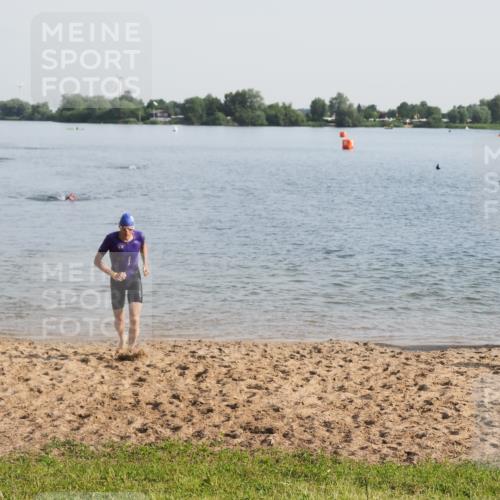 21.06.2025 - 27. Vierlanden-Triathlon MichiJ http://msf.ph/oto/7977838 15.06.2026 08:46:05 Schwimmen 134, 142, 152, 194 meine-sportfotos.de