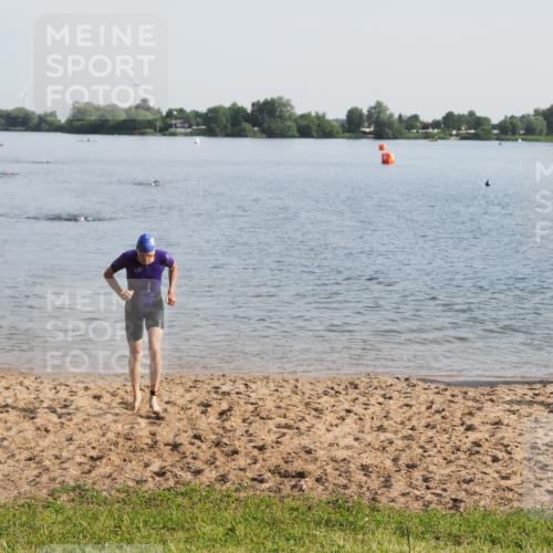 21.06.2025 - 27. Vierlanden-Triathlon MichiJ http://msf.ph/oto/7977841 15.06.2026 08:46:05 Schwimmen 134, 142, 152, 194 meine-sportfotos.de