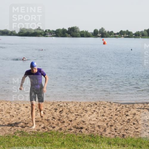 21.06.2025 - 27. Vierlanden-Triathlon MichiJ http://msf.ph/oto/7977859 15.06.2026 08:46:06 Schwimmen 134, 152, 194 meine-sportfotos.de