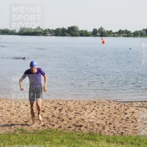 21.06.2025 - 27. Vierlanden-Triathlon MichiJ http://msf.ph/oto/7977862 15.06.2026 08:46:07 Schwimmen 134, 152, 194 meine-sportfotos.de