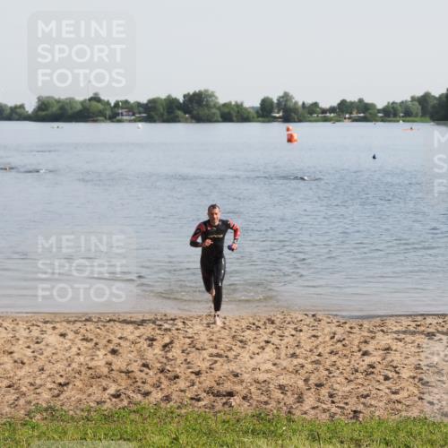 21.06.2025 - 27. Vierlanden-Triathlon MichiJ http://msf.ph/oto/7977906 15.06.2026 08:46:40 Schwimmen 161 meine-sportfotos.de