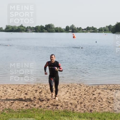 21.06.2025 - 27. Vierlanden-Triathlon MichiJ http://msf.ph/oto/7977930 15.06.2026 08:46:42 Schwimmen 161 meine-sportfotos.de