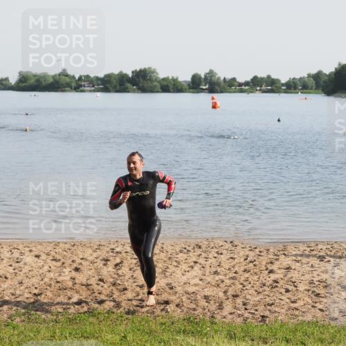 21.06.2025 - 27. Vierlanden-Triathlon MichiJ http://msf.ph/oto/7977937 15.06.2026 08:46:42 Schwimmen 161 meine-sportfotos.de