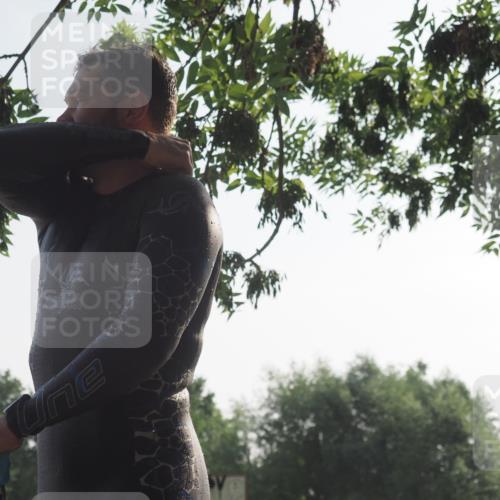 15.06.2025 - 27. Vierlanden-Triathlon KatJ http://msf.ph/oto/7977994 15.06.2025 08:38:44 Schwimmen 2, 27, 35, 86, 126 meine-sportfotos.de