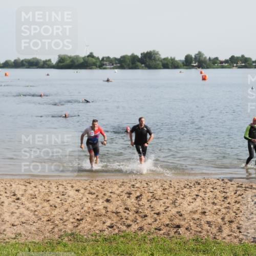 21.06.2025 - 27. Vierlanden-Triathlon MichiJ http://msf.ph/oto/7978040 15.06.2026 08:47:51 Schwimmen 34, 193 meine-sportfotos.de