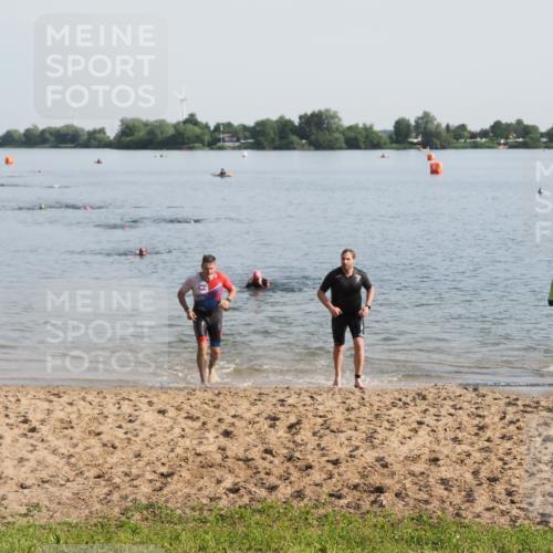 21.06.2025 - 27. Vierlanden-Triathlon MichiJ http://msf.ph/oto/7978054 15.06.2026 08:47:52 Schwimmen 34, 193 meine-sportfotos.de