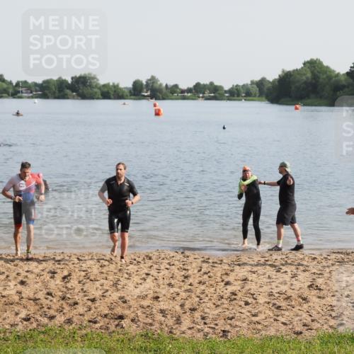 21.06.2025 - 27. Vierlanden-Triathlon MichiJ http://msf.ph/oto/7978068 15.06.2026 08:47:53 Schwimmen 34, 193 meine-sportfotos.de