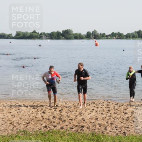 21.06.2025 - 27. Vierlanden-Triathlon MichiJ http://msf.ph/oto/7978070 15.06.2026 08:47:54 Schwimmen 34, 193 meine-sportfotos.de