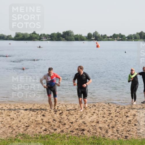21.06.2025 - 27. Vierlanden-Triathlon MichiJ http://msf.ph/oto/7978073 15.06.2026 08:47:54 Schwimmen 34, 193 meine-sportfotos.de