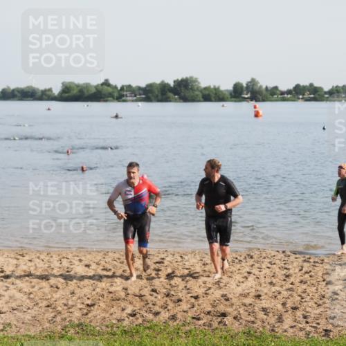 21.06.2025 - 27. Vierlanden-Triathlon MichiJ http://msf.ph/oto/7978085 15.06.2026 08:47:55 Schwimmen 34, 193 meine-sportfotos.de