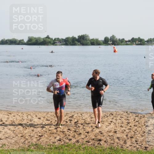 21.06.2025 - 27. Vierlanden-Triathlon MichiJ http://msf.ph/oto/7978093 15.06.2026 08:47:55 Schwimmen 34, 193 meine-sportfotos.de