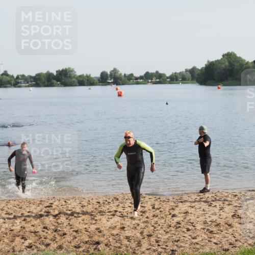21.06.2025 - 27. Vierlanden-Triathlon MichiJ http://msf.ph/oto/7978106 15.06.2026 08:48:01 Schwimmen 16, 34, 167, 193 meine-sportfotos.de