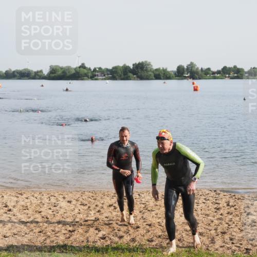 21.06.2025 - 27. Vierlanden-Triathlon MichiJ http://msf.ph/oto/7978136 15.06.2026 08:48:04 Schwimmen 16, 34, 167, 193 meine-sportfotos.de