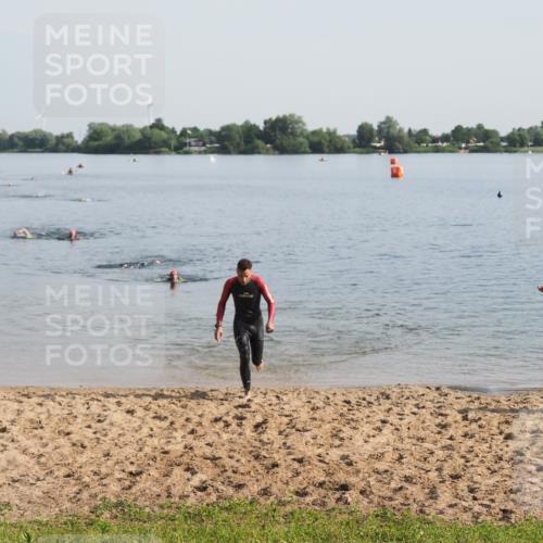 21.06.2025 - 27. Vierlanden-Triathlon MichiJ http://msf.ph/oto/7978167 15.06.2026 08:48:18 Schwimmen 70 meine-sportfotos.de