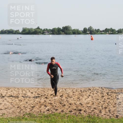 21.06.2025 - 27. Vierlanden-Triathlon MichiJ http://msf.ph/oto/7978184 15.06.2026 08:48:19 Schwimmen 70 meine-sportfotos.de