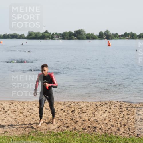 21.06.2025 - 27. Vierlanden-Triathlon MichiJ http://msf.ph/oto/7978204 15.06.2026 08:48:20 Schwimmen 70 meine-sportfotos.de