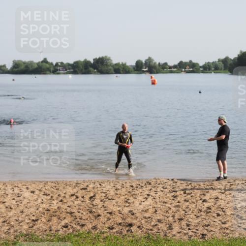 21.06.2025 - 27. Vierlanden-Triathlon MichiJ http://msf.ph/oto/7978207 15.06.2026 08:48:31 Schwimmen 123 meine-sportfotos.de