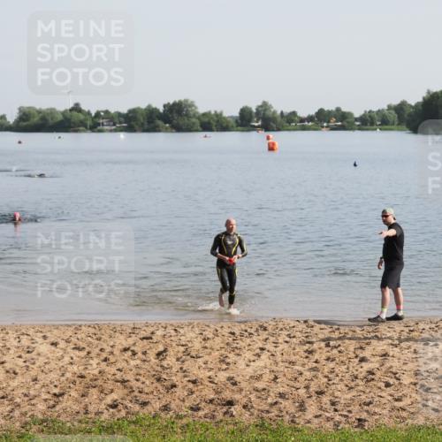21.06.2025 - 27. Vierlanden-Triathlon MichiJ http://msf.ph/oto/7978212 15.06.2026 08:48:31 Schwimmen 123 meine-sportfotos.de