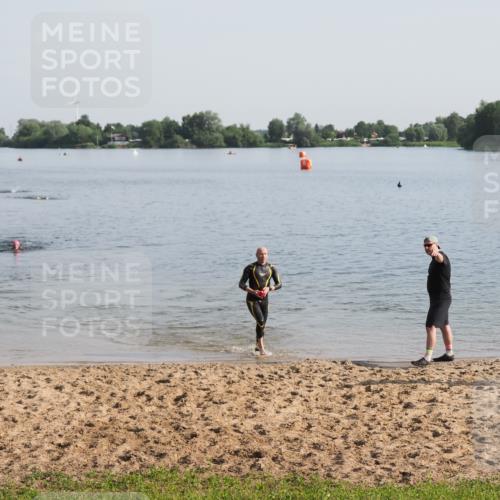 21.06.2025 - 27. Vierlanden-Triathlon MichiJ http://msf.ph/oto/7978215 15.06.2026 08:48:32 Schwimmen 123 meine-sportfotos.de