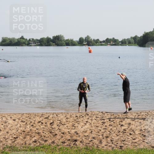 21.06.2025 - 27. Vierlanden-Triathlon MichiJ http://msf.ph/oto/7978224 15.06.2026 08:48:32 Schwimmen 123 meine-sportfotos.de