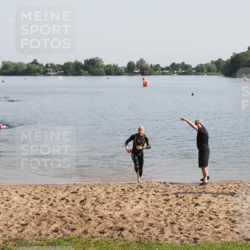 21.06.2025 - 27. Vierlanden-Triathlon MichiJ http://msf.ph/oto/7978230 15.06.2026 08:48:33 Schwimmen 123 meine-sportfotos.de