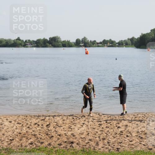 21.06.2025 - 27. Vierlanden-Triathlon MichiJ http://msf.ph/oto/7978235 15.06.2026 08:48:33 Schwimmen 123 meine-sportfotos.de