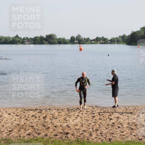 21.06.2025 - 27. Vierlanden-Triathlon MichiJ http://msf.ph/oto/7978239 15.06.2026 08:48:33 Schwimmen 123 meine-sportfotos.de