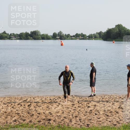 21.06.2025 - 27. Vierlanden-Triathlon MichiJ http://msf.ph/oto/7978249 15.06.2026 08:48:34 Schwimmen 123 meine-sportfotos.de