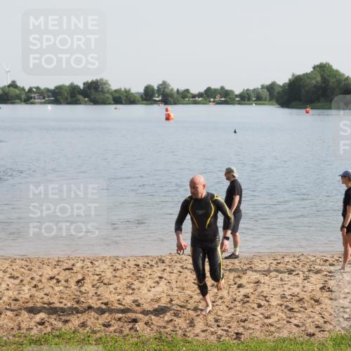 21.06.2025 - 27. Vierlanden-Triathlon MichiJ http://msf.ph/oto/7978275 15.06.2026 08:48:36 Schwimmen 123 meine-sportfotos.de