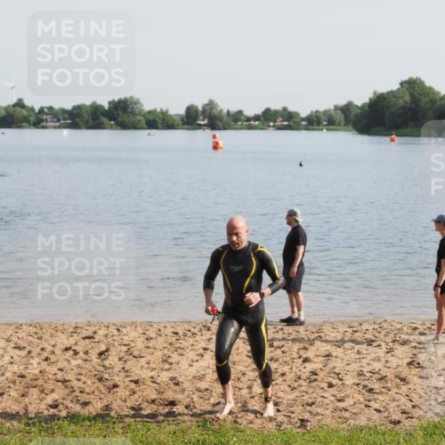 21.06.2025 - 27. Vierlanden-Triathlon MichiJ http://msf.ph/oto/7978288 15.06.2026 08:48:36 Schwimmen 123 meine-sportfotos.de