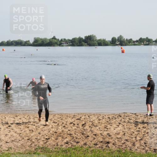 21.06.2025 - 27. Vierlanden-Triathlon MichiJ http://msf.ph/oto/7978309 15.06.2026 08:48:45 Schwimmen 19 meine-sportfotos.de