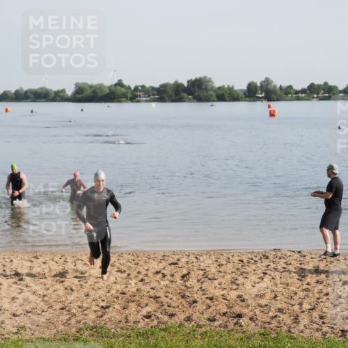 21.06.2025 - 27. Vierlanden-Triathlon MichiJ http://msf.ph/oto/7978313 15.06.2026 08:48:45 Schwimmen 19 meine-sportfotos.de