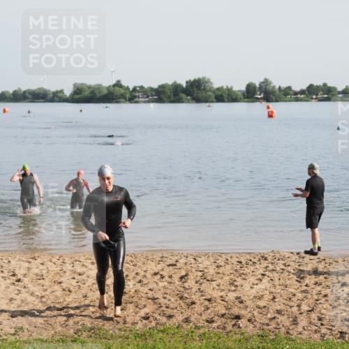 21.06.2025 - 27. Vierlanden-Triathlon MichiJ http://msf.ph/oto/7978331 15.06.2026 08:48:47 Schwimmen 19, 144 meine-sportfotos.de